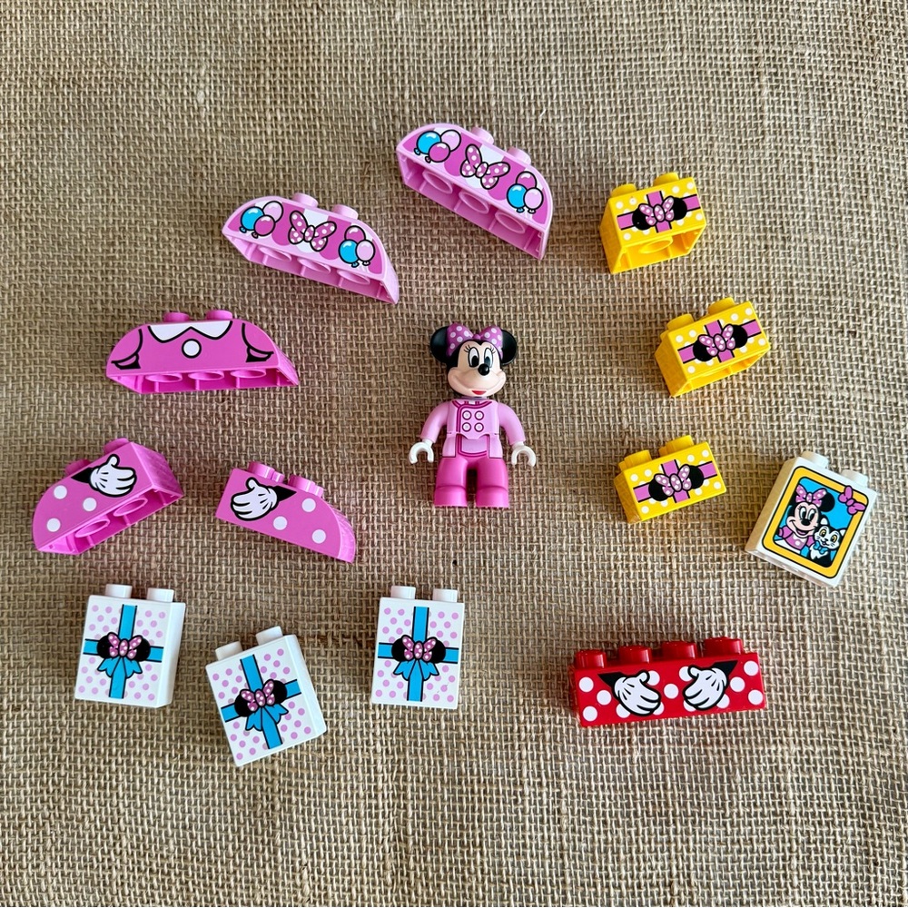 LEGO DUPLO Minnie Mouse Collection Figurine and Printed Blocks